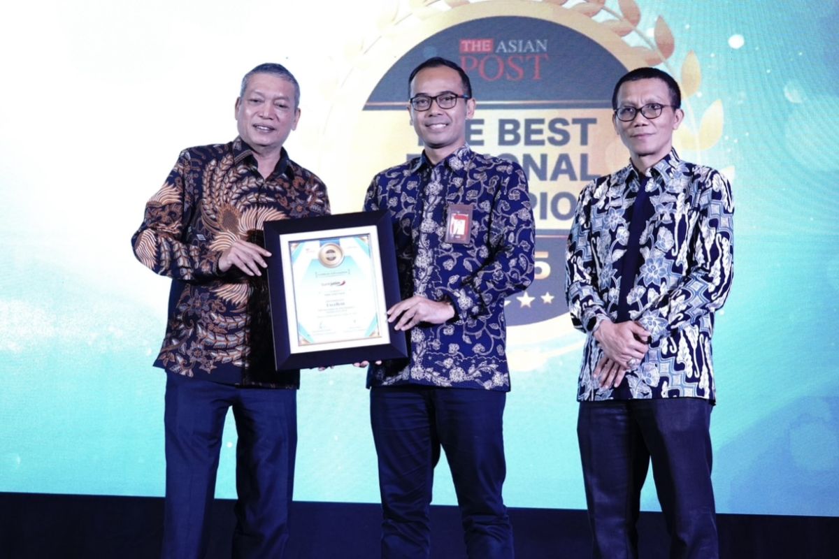 Bank Jatim raih penghargaan predikat 