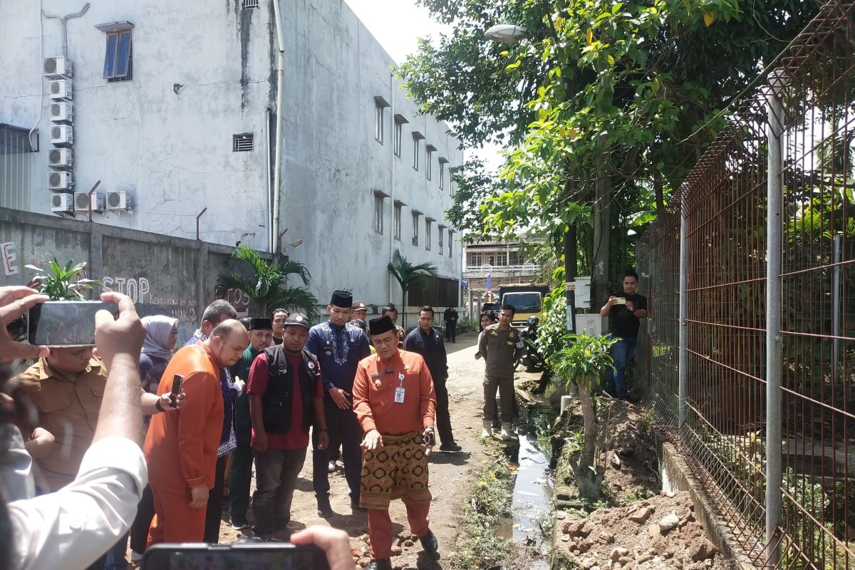 Pemkot Jambi:  Pemeliharaan drainase upaya menjaga infrastruktur jalan