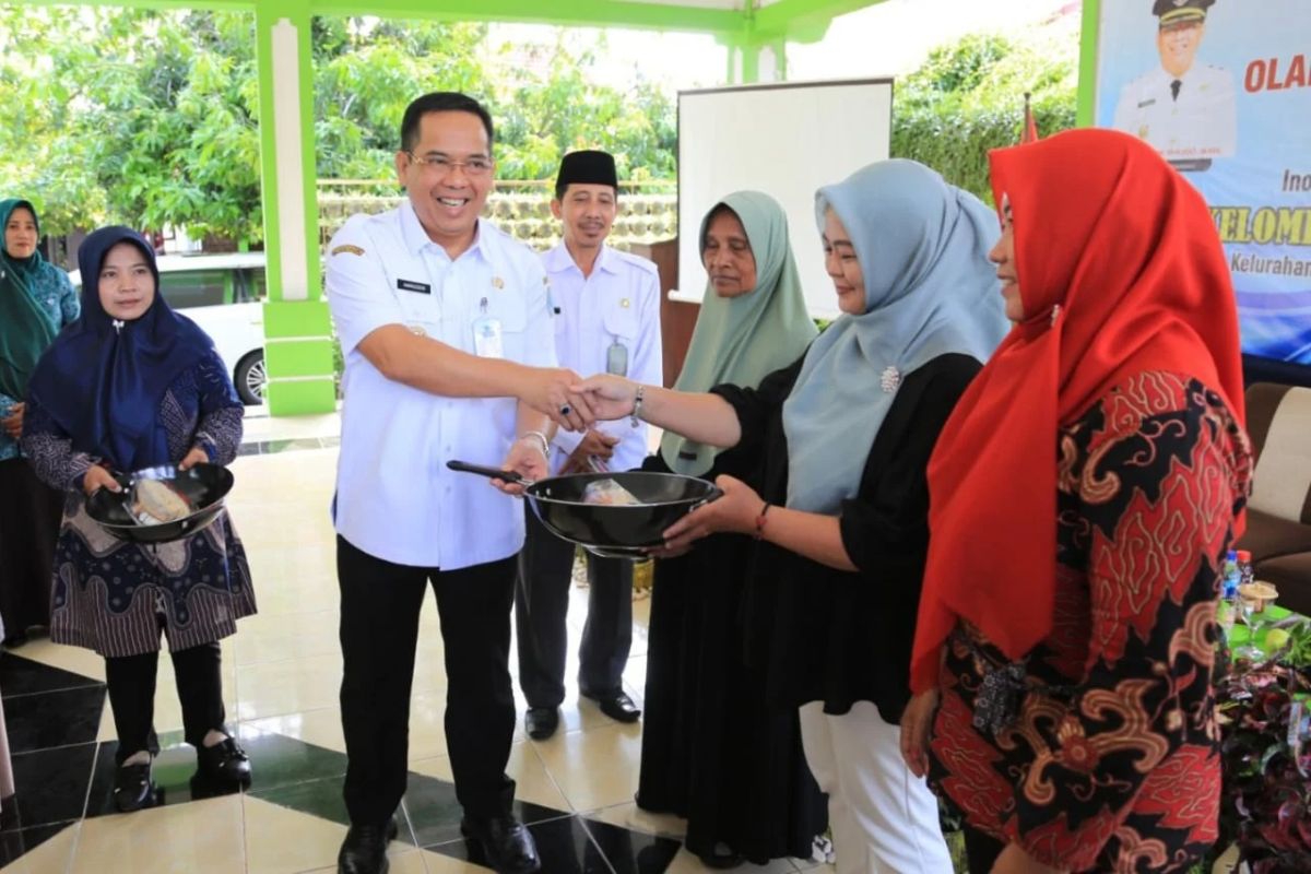 Pemkot Probolinggo beri pelatihan penerima bansos agar mandiri