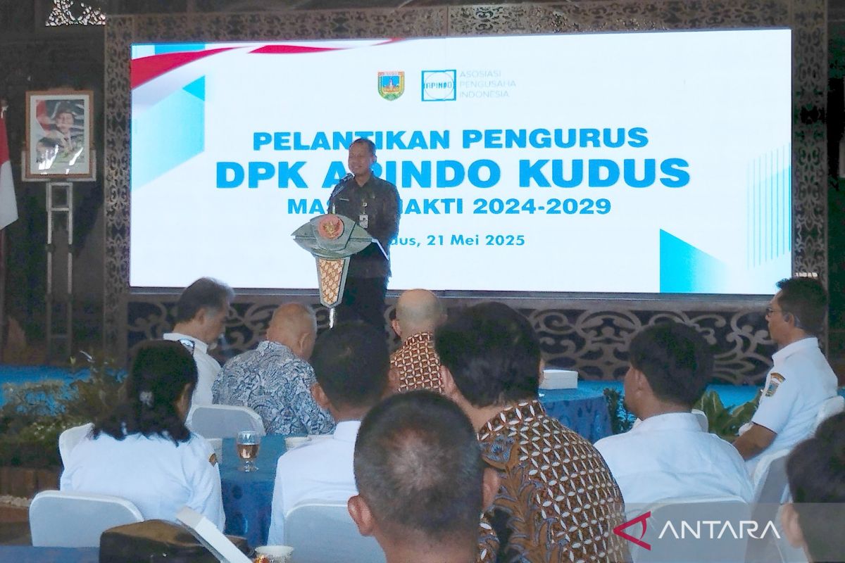 Pemkab Kudus berkomitmen percepat pengurusan izin usaha