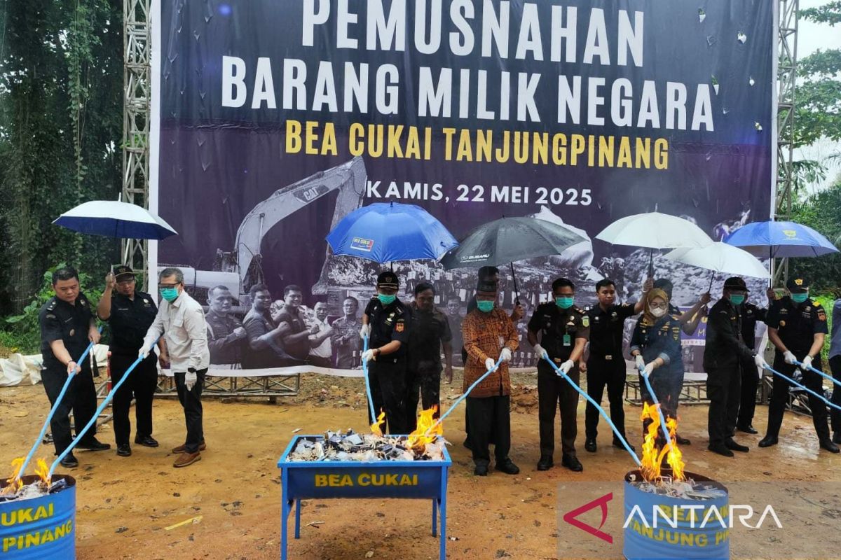 Bea Cukai Tanjungpinang musnahkan barang milik negara senilai Rp5,3 miliar
