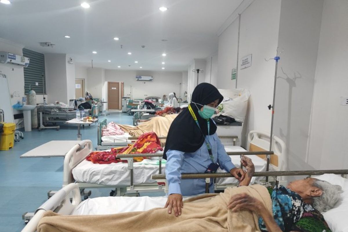 Indonesia reports 99 Hajj pilgrims contract pneumonia, one dies