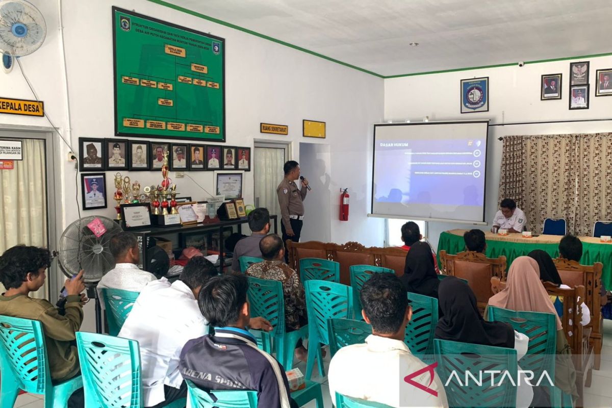 Polres Bangka Barat gencarkan sosialisasi tertib lalu lintas di desa