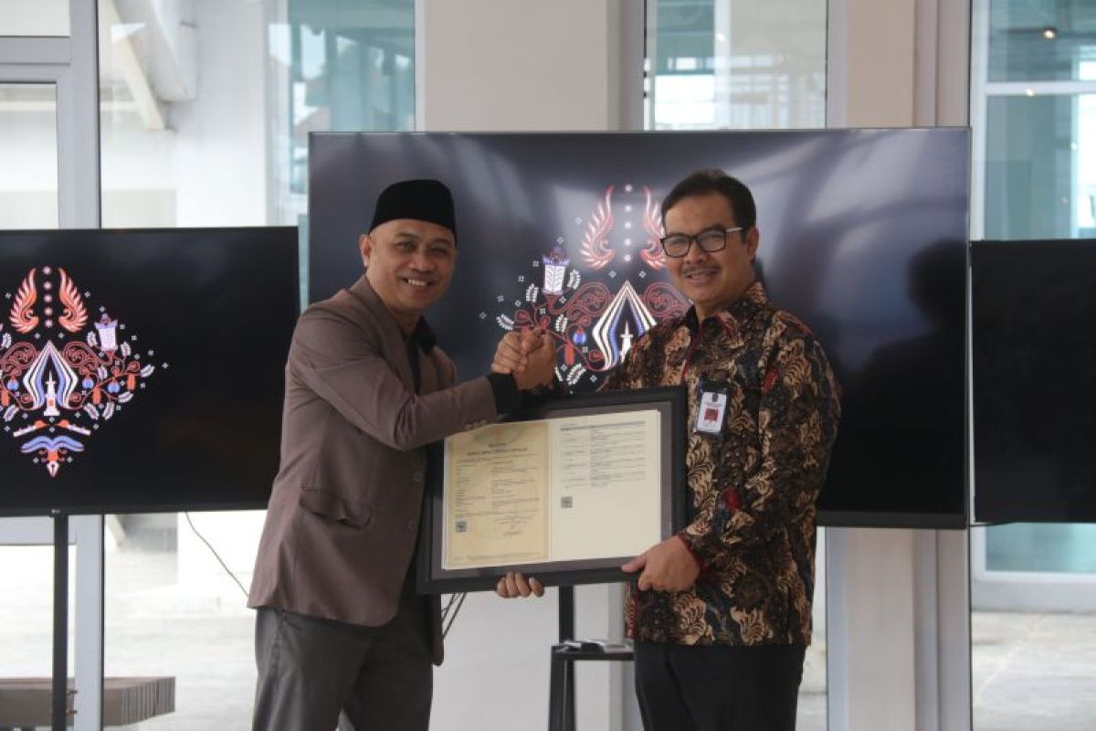 Wali Kota Yogyakarta meluncurkan motif baru Batik "Segoro Amarto"