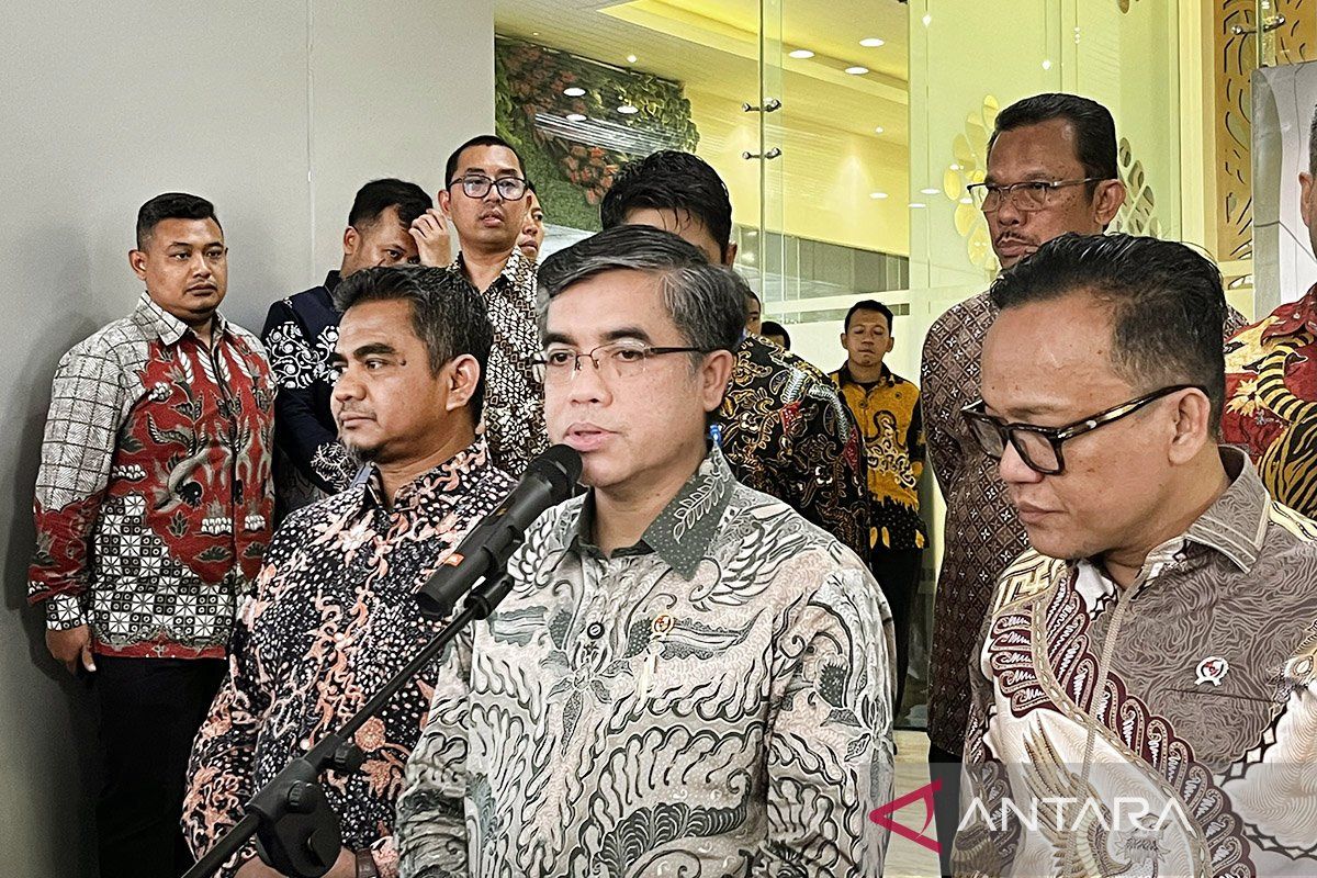 Kemnaker bakal mengkaji penghapusan batas usia kerja