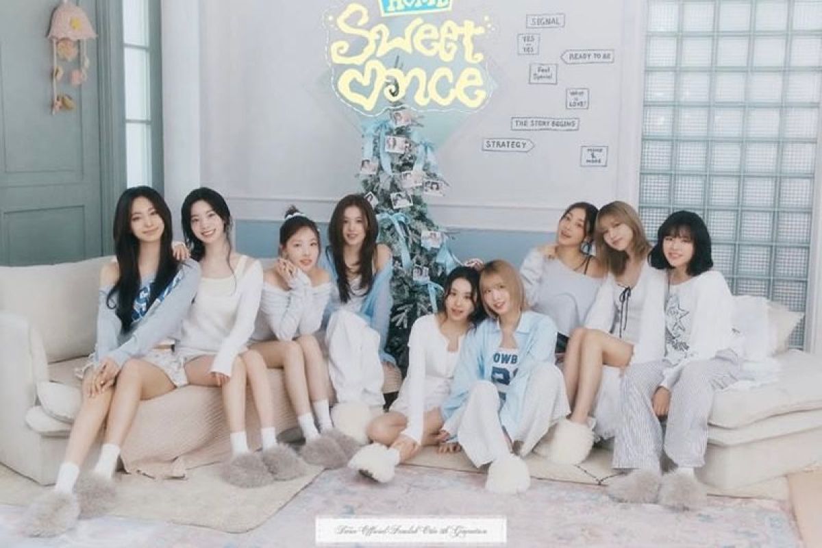 TWICE rayakan ulang tahun ke-10 dengan rilis album 
