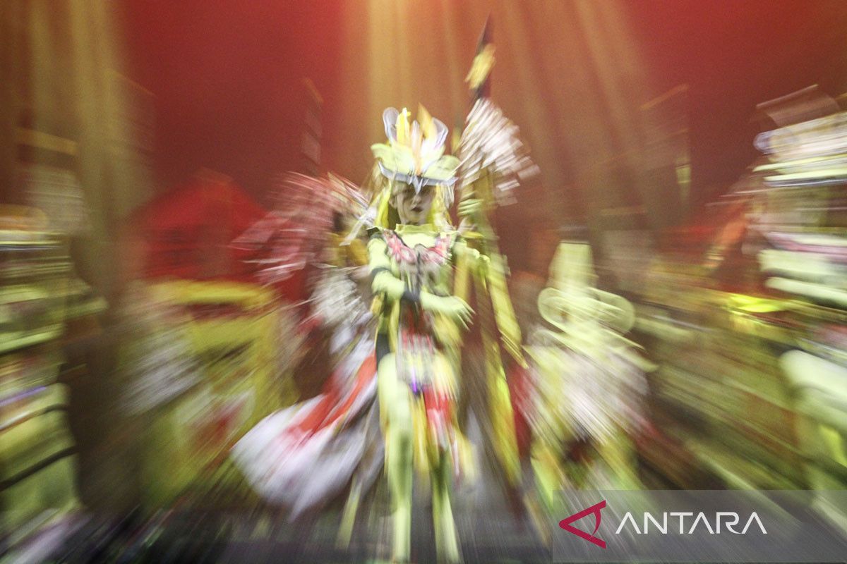 Lomba tari pedalaman Dayak Kalteng