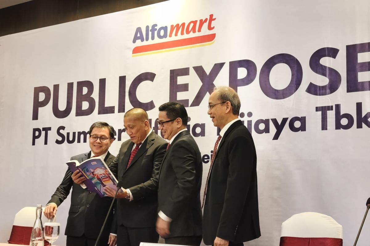 Alfamart berhasil tambah 1.033 gerai selama 2024, lampui target