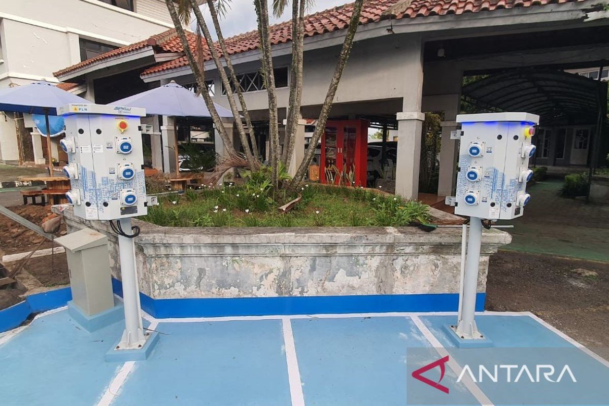 PLN Cianjur siapkan 66 titik charger khusus sepeda motor listrik