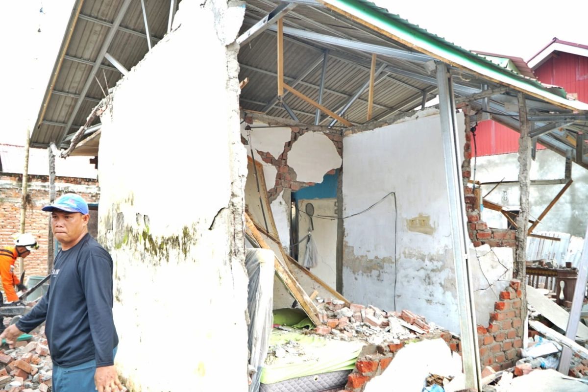 Gubernur Bengkulu minta warga segera laporkan kerusakan akibat gempa