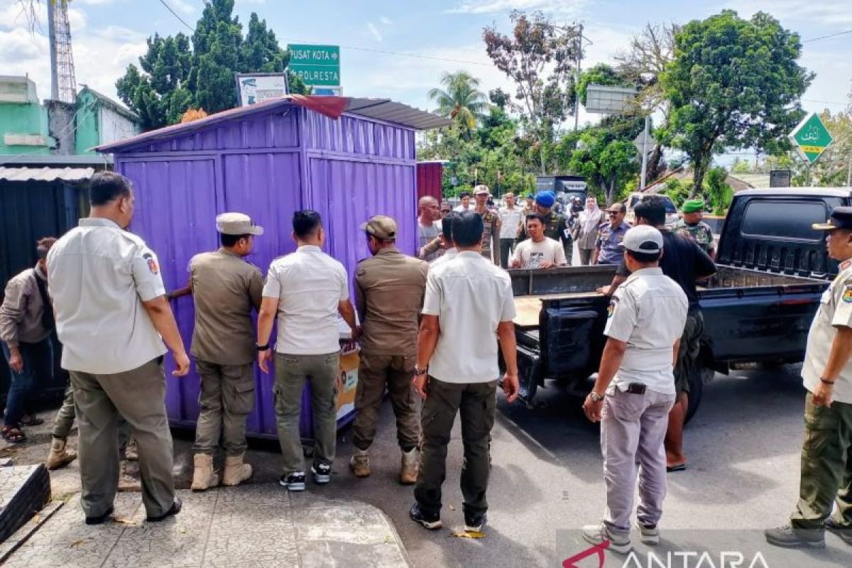 Pemkot Solok relokasi PKL ke tepian Sungai Batang Lembang
