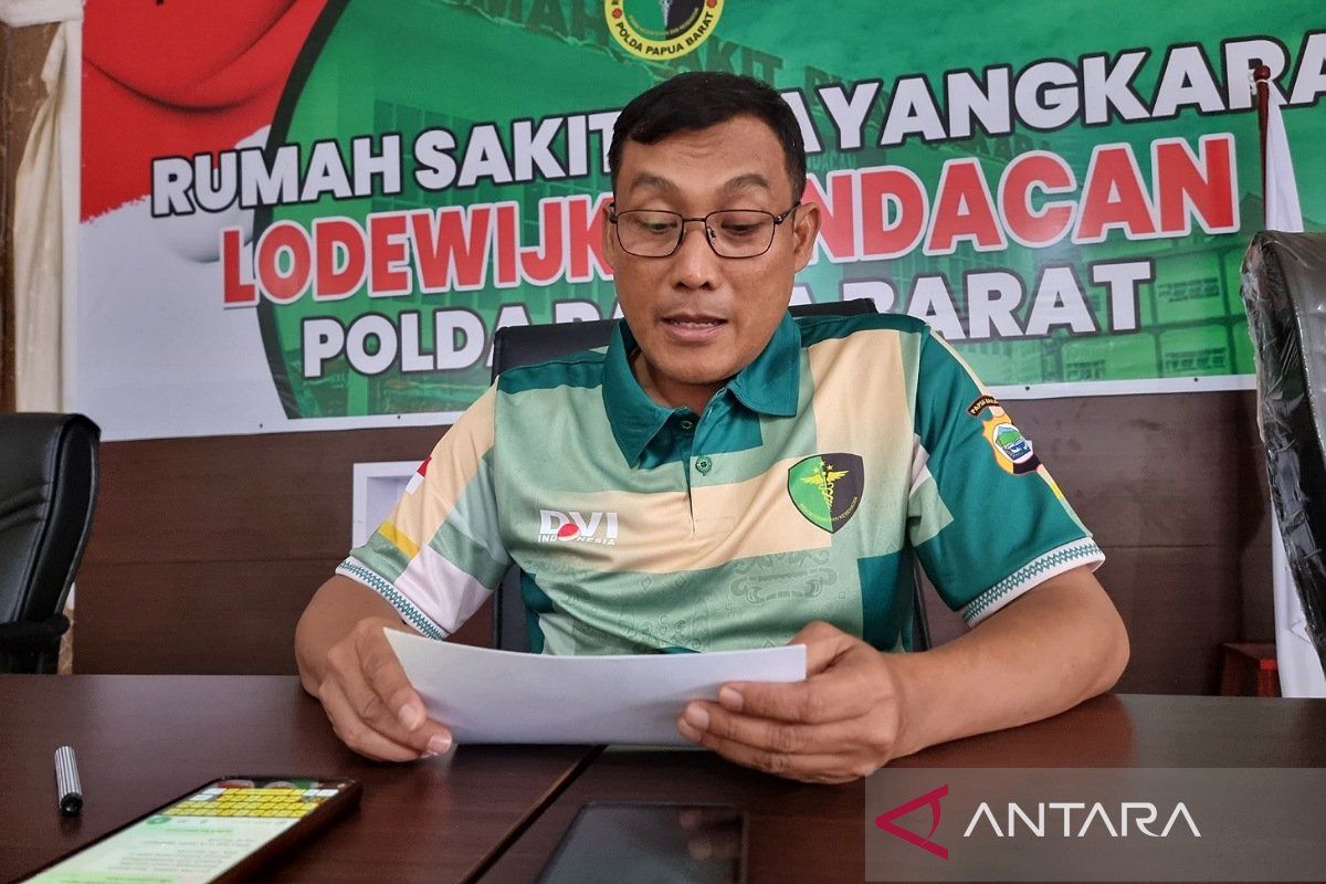 Tim DVI Polda Papua Barat identifikasi 8 jenazah korban banjir Pegaf