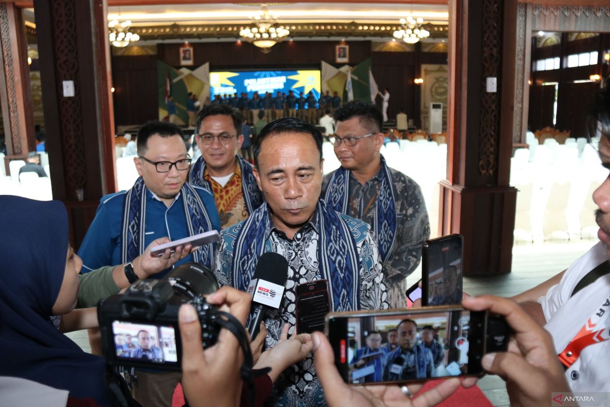 Wagub Kalbar dorong pelaku usaha berinvestasi memberi kontribusi PAD