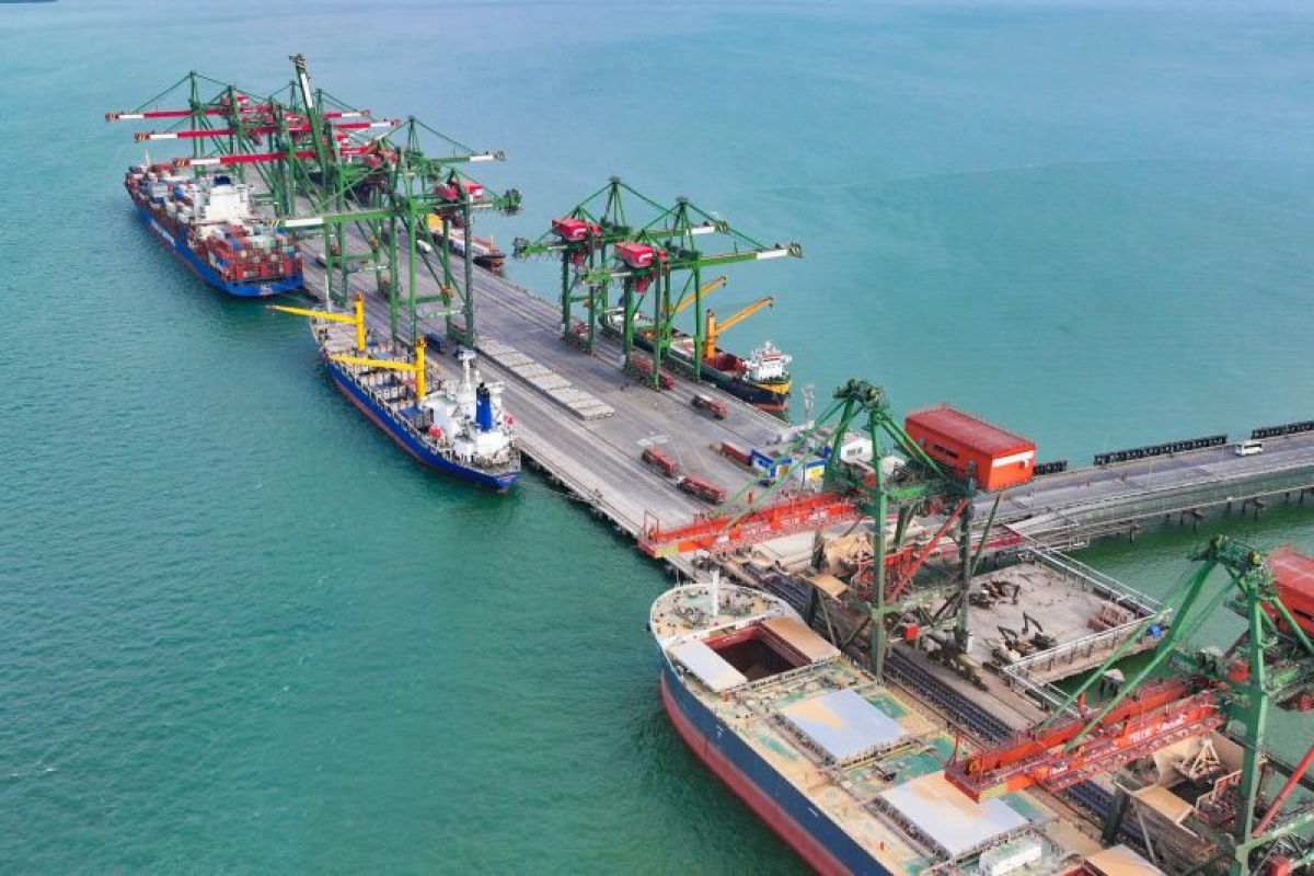 Terminal Teluk Lamong catat arus petikemas hingga April naik 1,5 persen