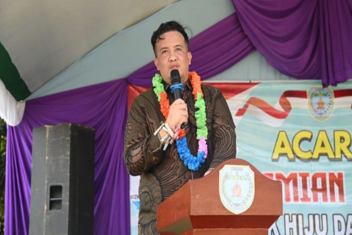 Bupati Lamandau apresiasi PLN listriki dua desa di Menthobi Raya