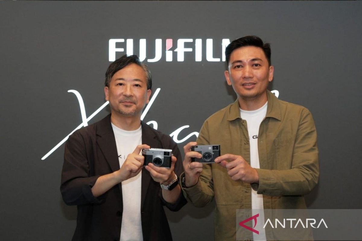 Fujifilm hadirkan kamera digital “X Half” berbobot ringan