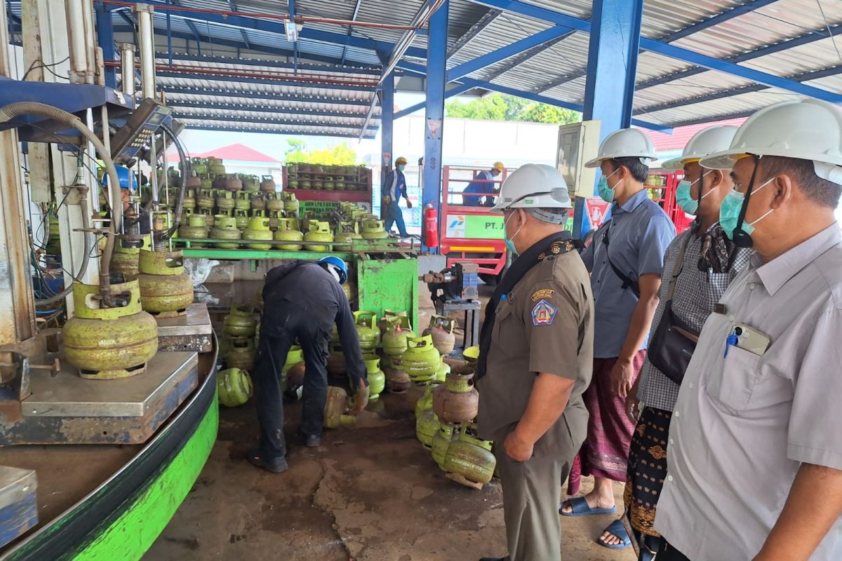Disperindag Bali temukan penjual LPG 3 kg tak pasang karet segel