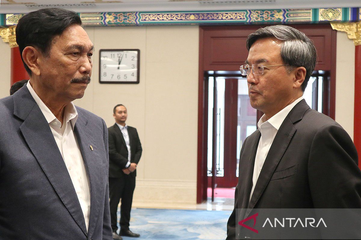 Luhut pastikan proyek kereta cepat Jakarta-Surabaya tetap berlanjut