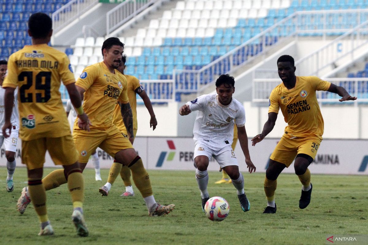 Liga 1: Semen Padang pecundangi tuan rumah Arema FC 2-0