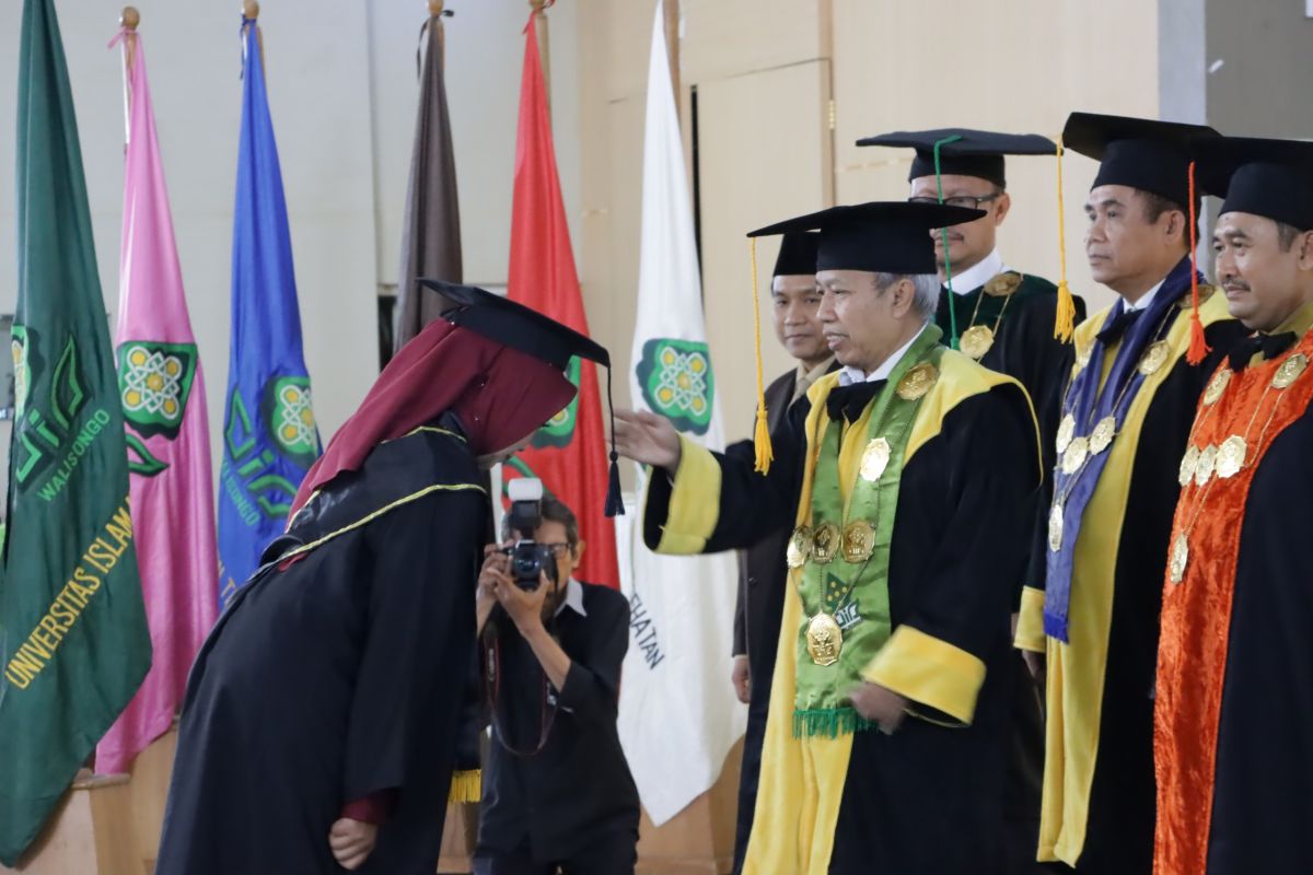 Wisuda UIN Walisongo, Qonita kenang perjuangan almarhum ayah