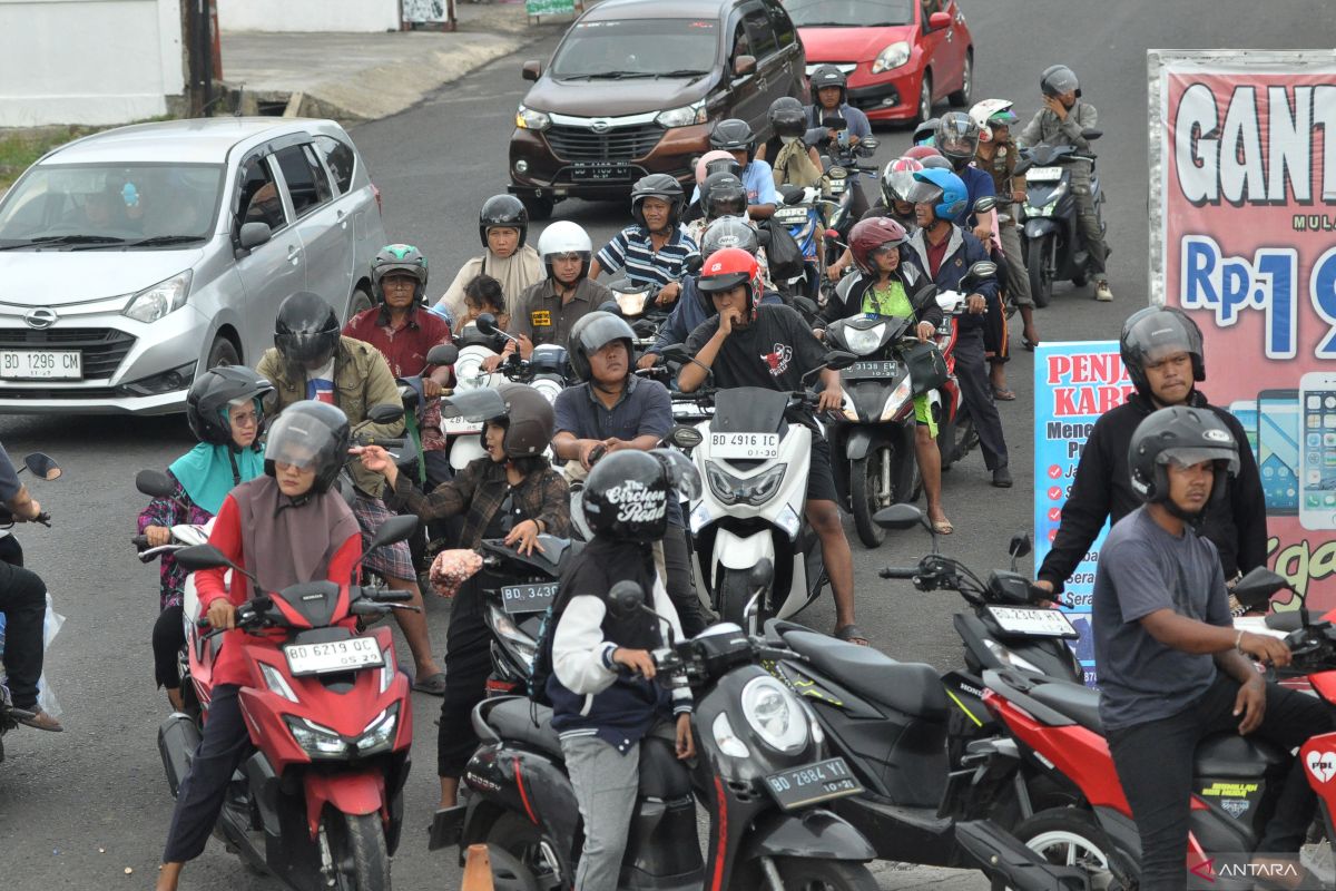 Kapal keruk tiba di Pelabuhan Pulau Baai, Pemprov Bengkulu optimistis atasi krisis BBM