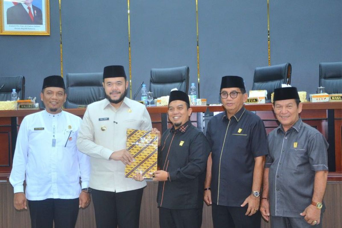 Pemko bersama DPRD Kota Padang sepakati tiga Ranperda strategis