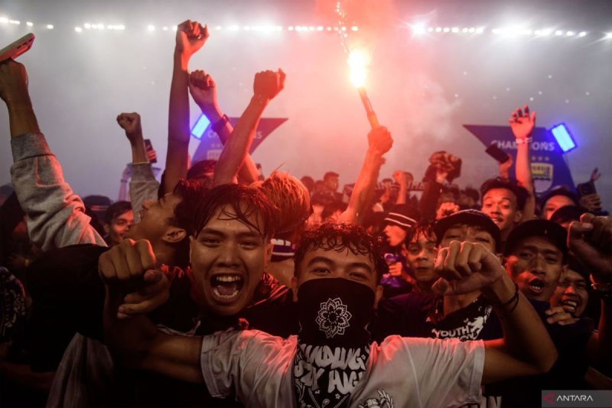 Erick Thohir bicara soal flare pada laga Persib Bandung vs Persis