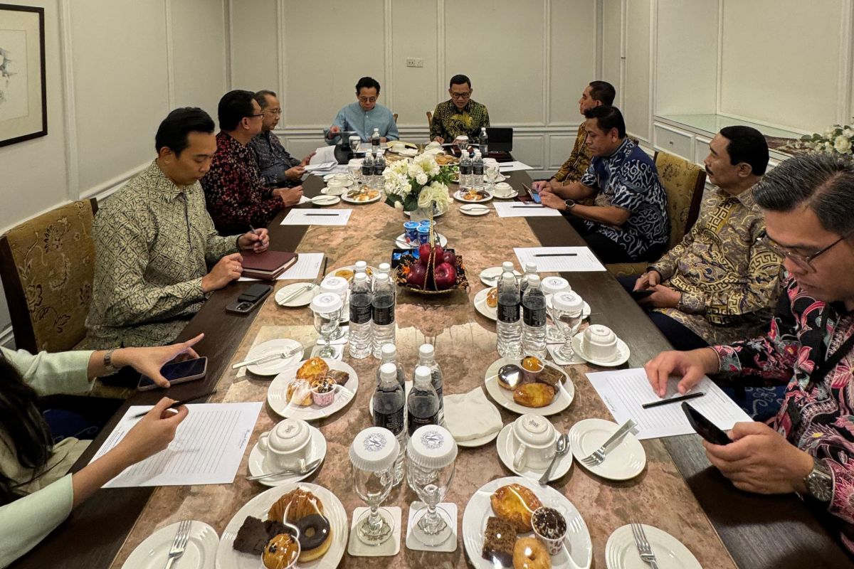 Temui menteri Malaysia, Karding sampaikan masalah pekerja migran