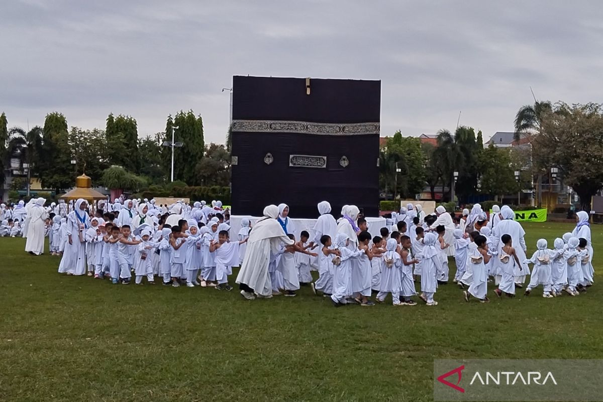 Ratusan  siswa di Kudus ikuti latihan manasik untuk penguatan karakter