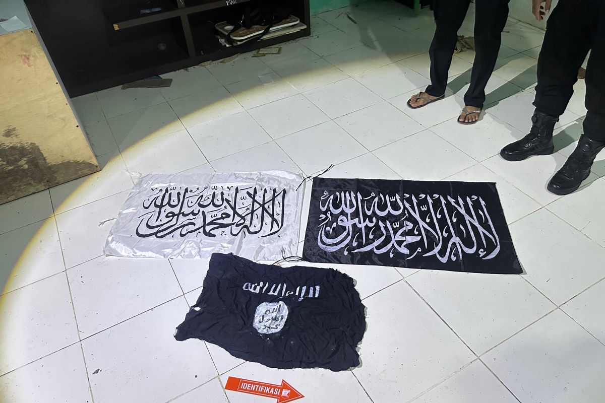 Densus 88 tangkap terduga teroris terafiliasi ISIS di Sulawesi Selatan