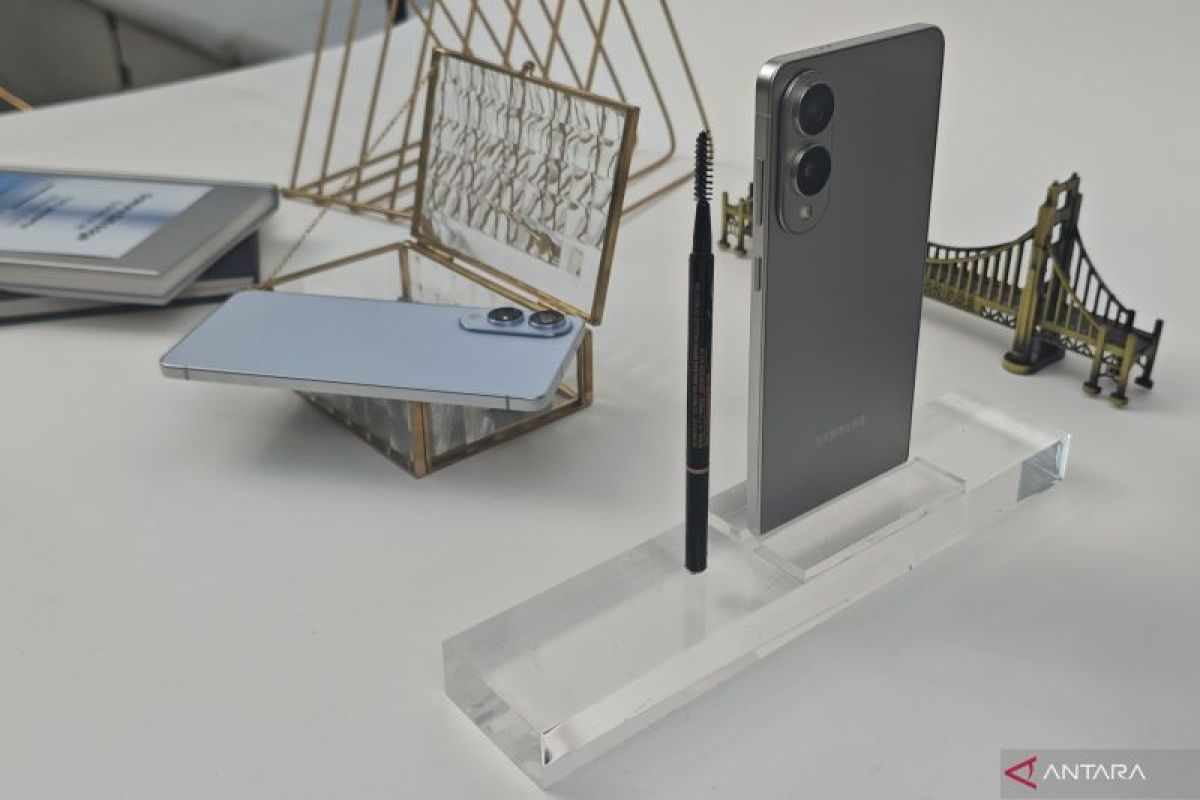 Samsung buka prapesan ponsel pintar tertipis Galaxy S25 Edge
