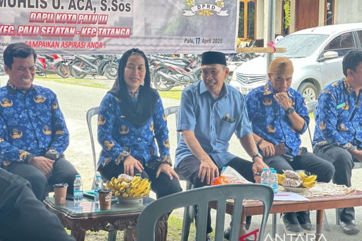 Muhlis U Aca sosialisasikan bantuan usaha melalui reses