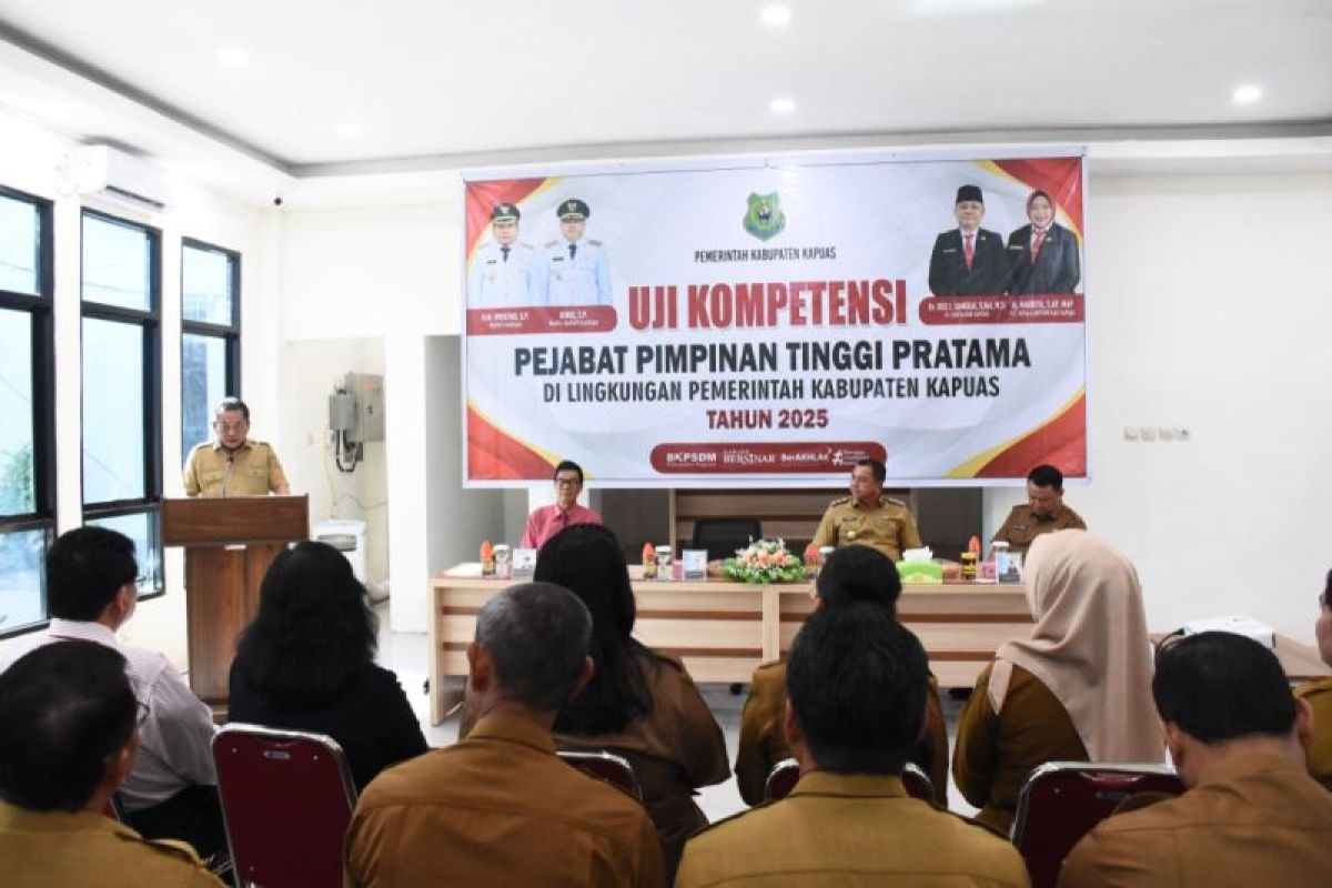 12 pejabat Pemkab Kapuas ikuti uji kompetensi jabatan