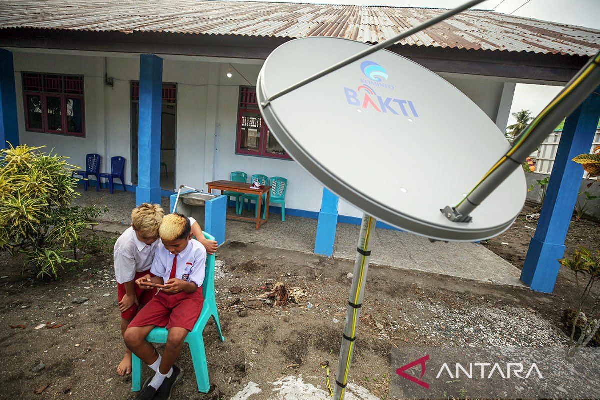 Indonesia aims to provide internet access to 300,000 schools by 2025