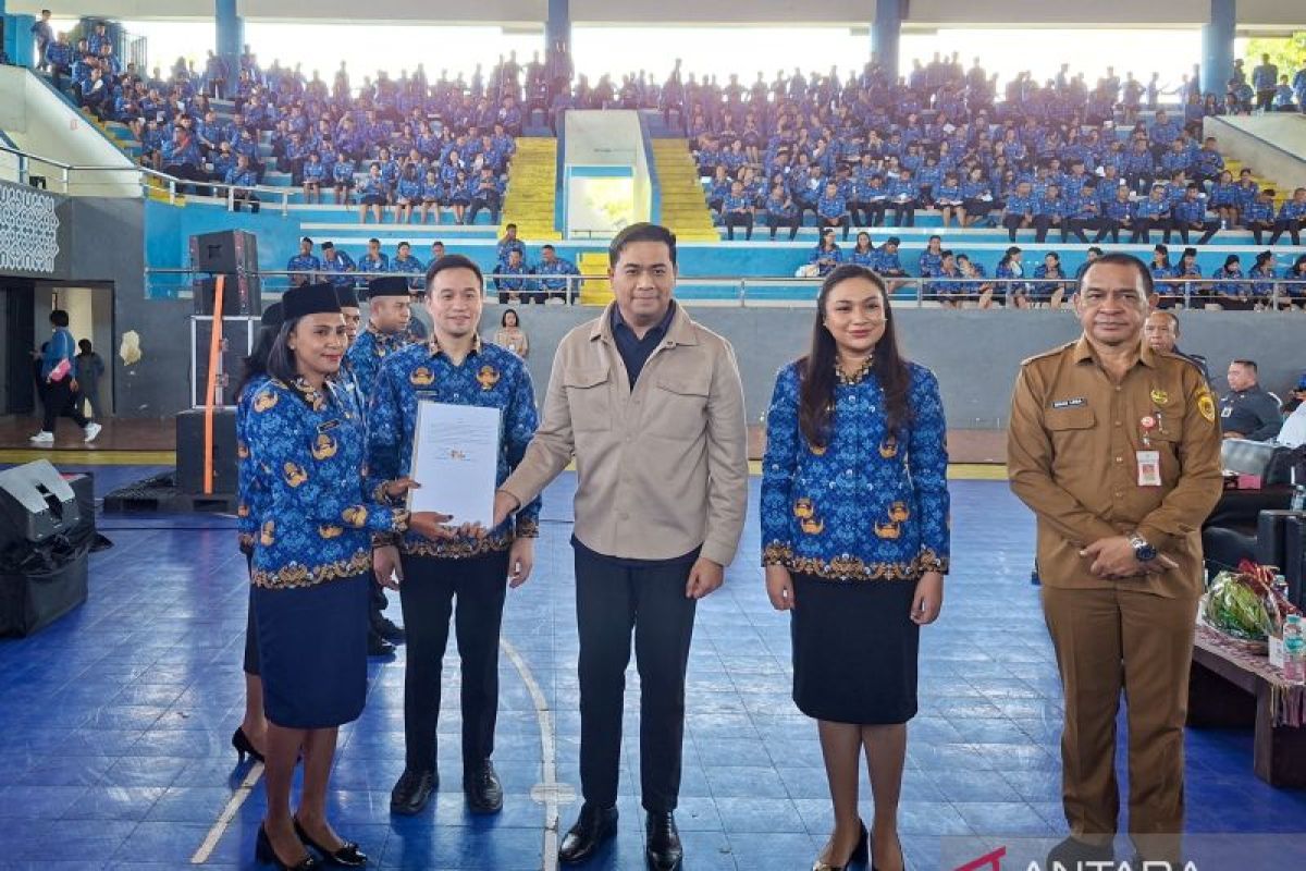 Pemkot Kupang serahkan SK pengangkatan 1.747 PPPK Tahap I