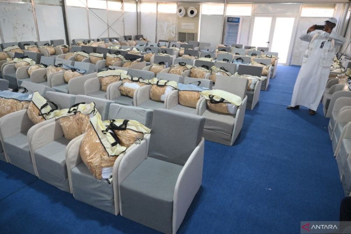 Menteri Arab Saudi tinjau kesiapan tenda haji di Mina