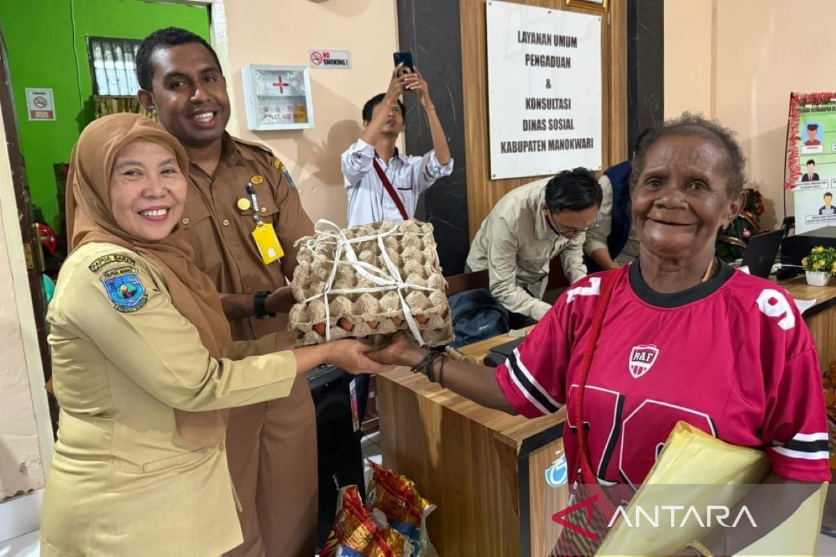 Kemensos salurkan bansos kepada warga rentan di Manokwari