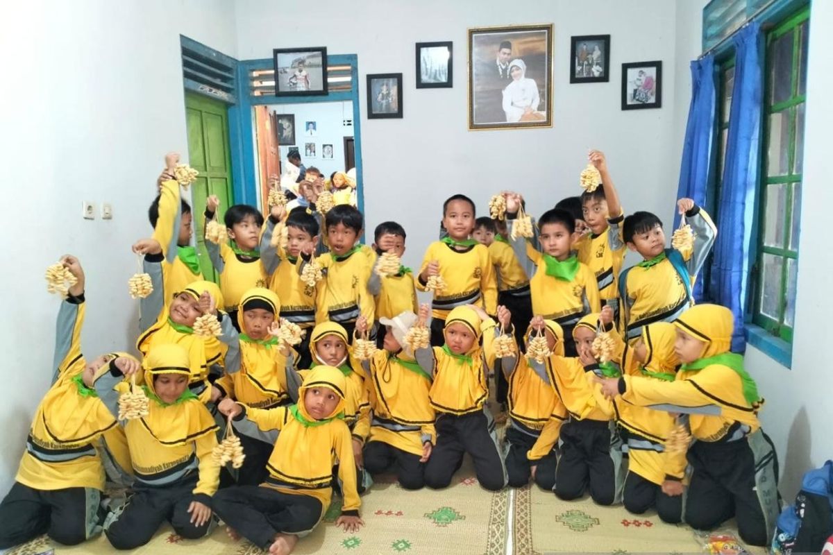 BRI Dorong Usaha Camilan Menjadi Produk Oleh-Oleh Unggulan