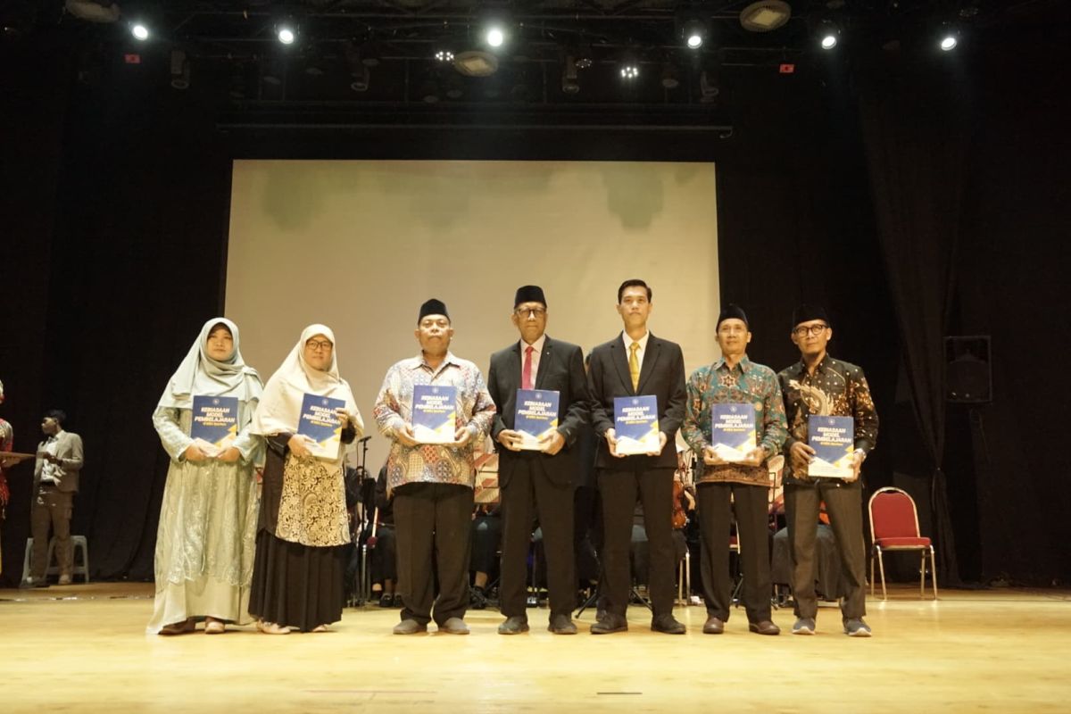 SMAMX luncurkan 24 buku fiksi dan ilmiah dalam peringatan milad ke-11
