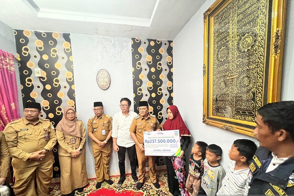 Pemkot Jambi  serahkan santunan BPJS Ketenagakerjaan untuk Ketua RT