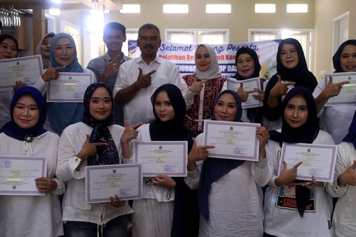 Dewan dukung program pelatihan make-up dasar digelar berkesinambungan