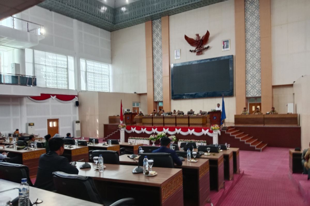 DPRD Lombok Tengah setujui 12 Ranperda dalam propemperda 2026
