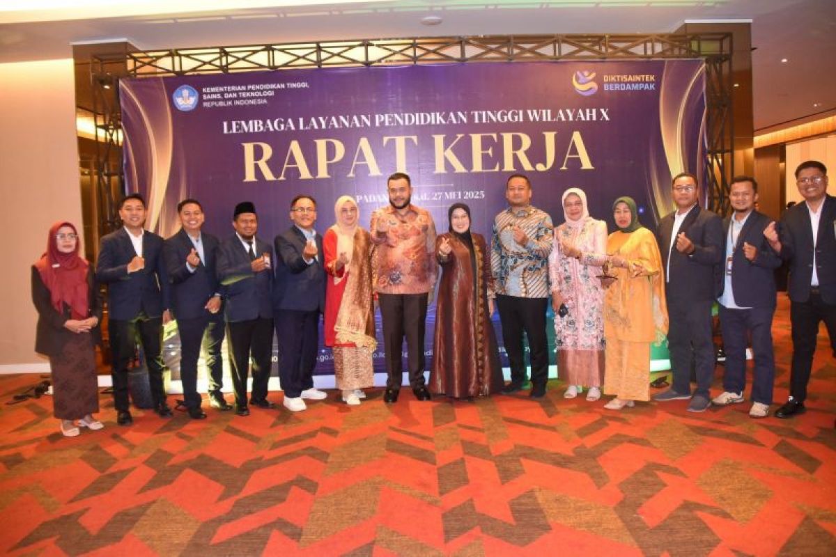 Wali Kota Padang Fadly Amran buka Raker LLDIKTI Wilayah X
