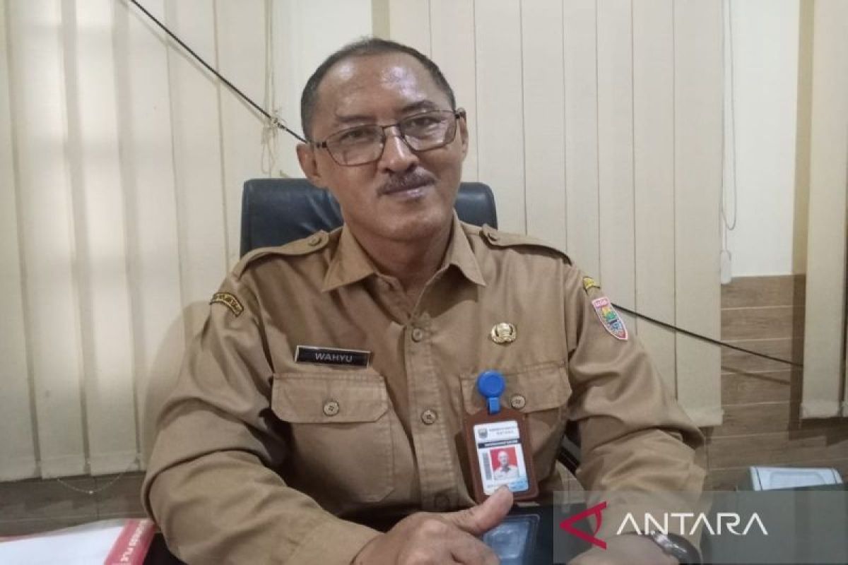 Pemkab Batang tertibkan lapak PKL di Alun-Alun