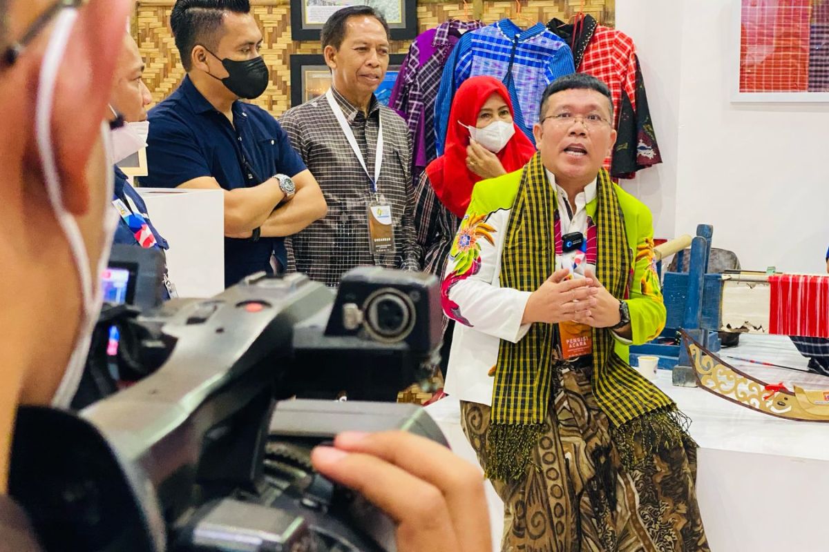 Athan Siahaan tampilkan karyanya pada Malaysia Fashion Week 2025