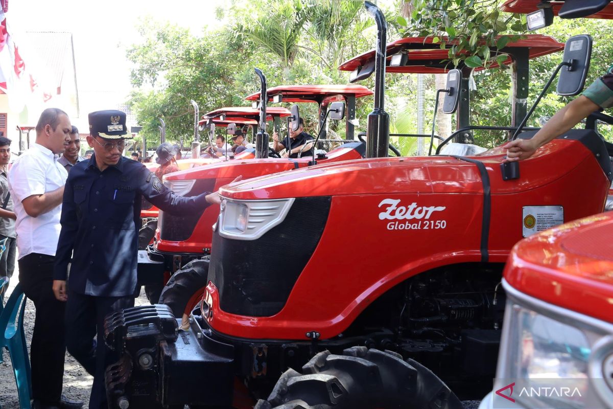 Pemkab Aceh Barat fungsikan 10 traktor tangan bantuan Kementan untuk petani