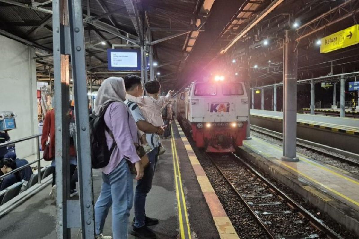 KAI Daop 6 Yogyakarta siapkan puluhan ribu tempat duduk pada long weekend