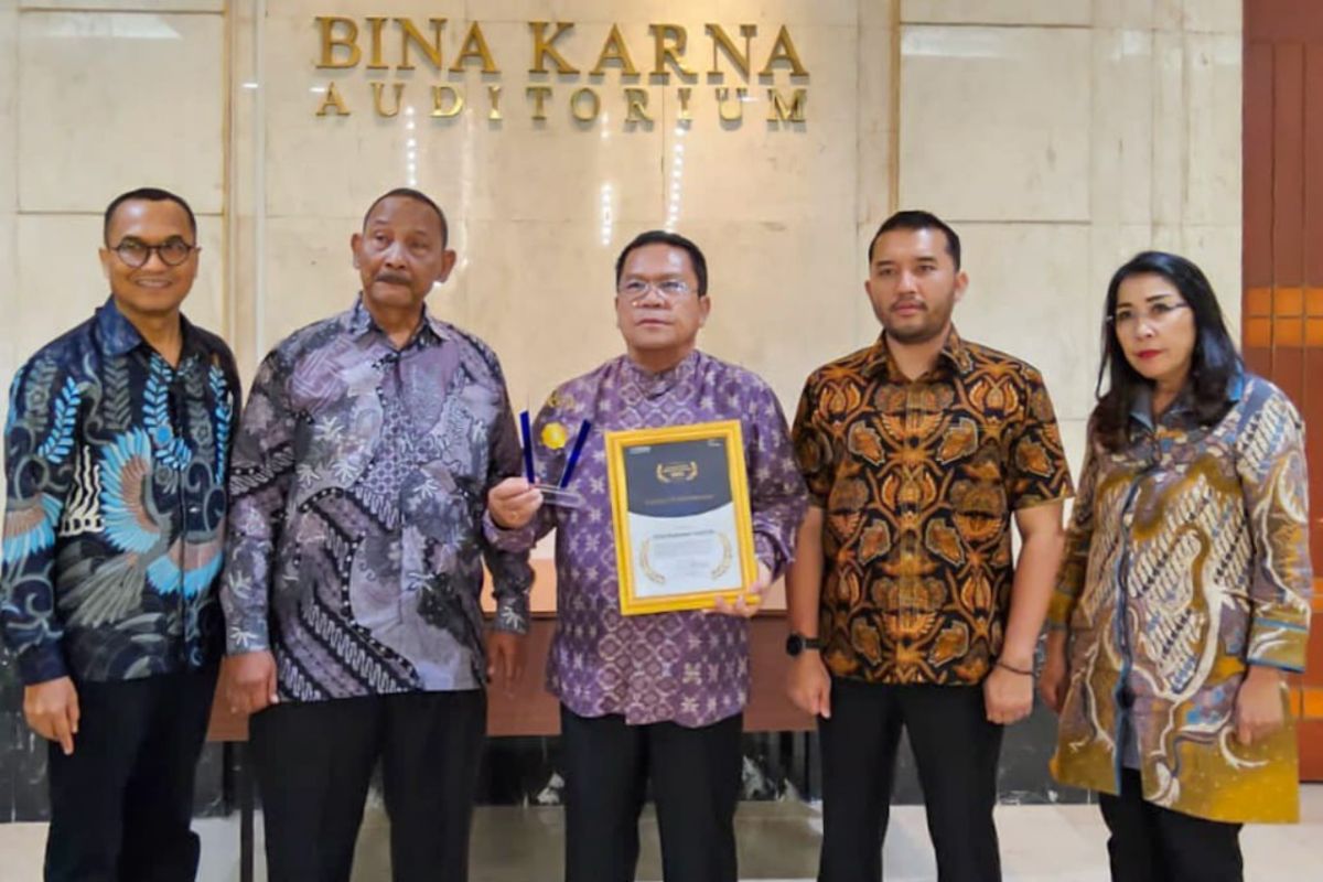 Peringkat Kota Toleran naik, Wali Kota Pematangsiantar terima penghargaan