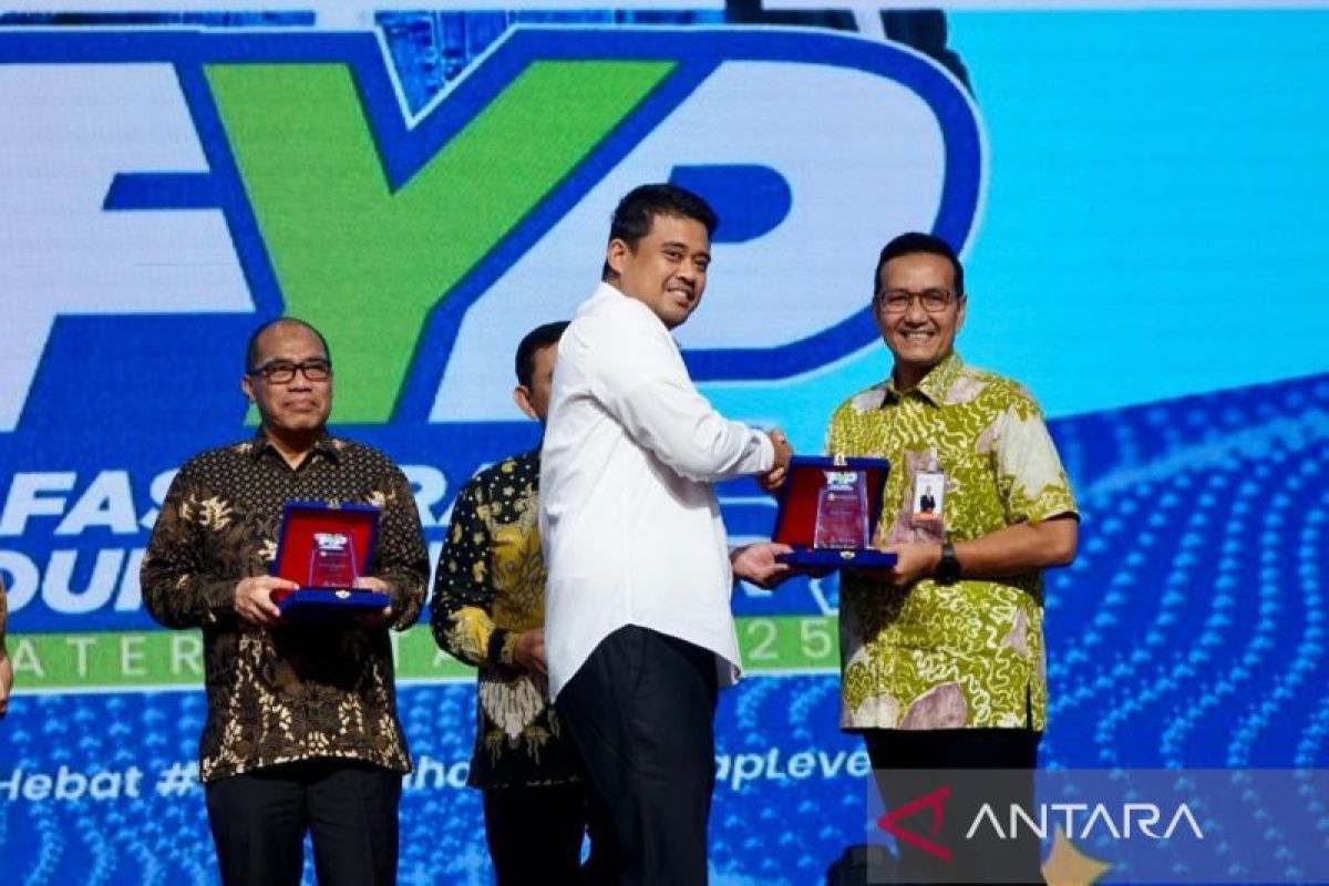 Bank Sumut serahkan KUR Rp850 juta  di Fast Track Youngpreneur 2025