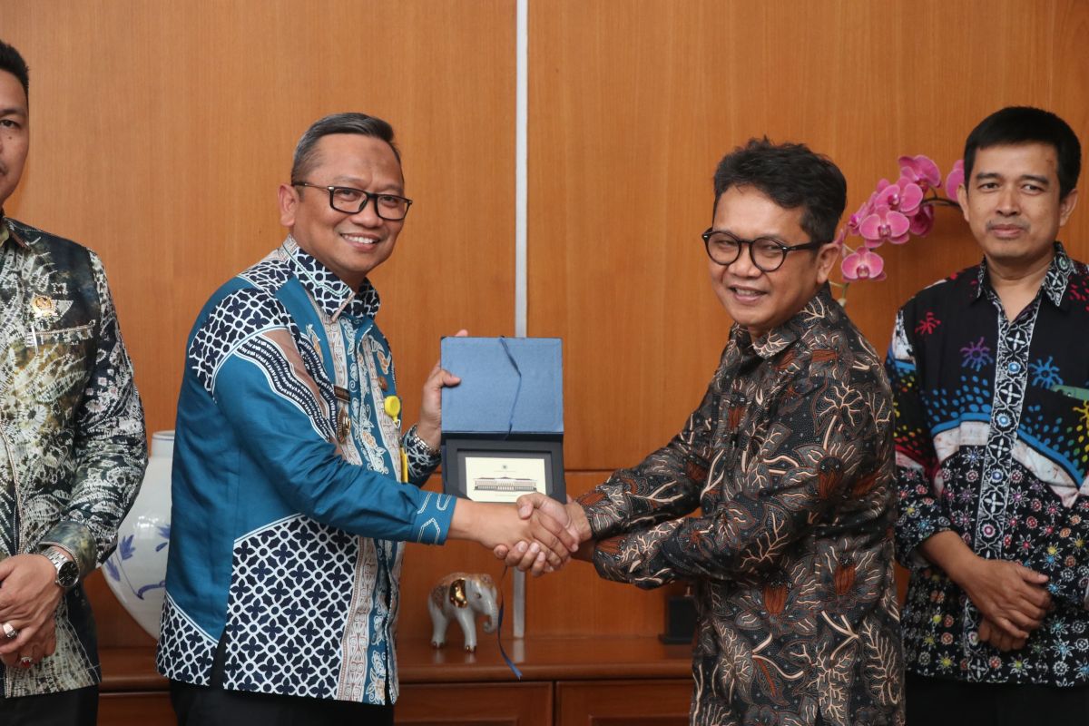 Pemkab Tabalong gandeng  UGM, cetak SDM cerdas
